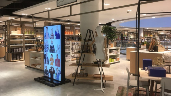Scarica la raccolta di case study sui display digitali 